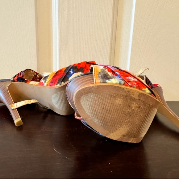 Apt 9 platform heels multi/floral. 7.5 - Picture 4 of 9